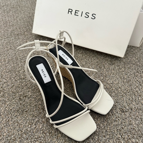▪️NIB REISS LEATHER STRAPPY WEDGED SANDALS - Picture 7 of 9